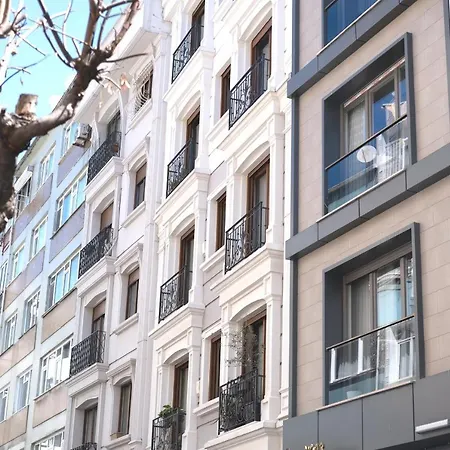 Garden Duplex With Netflix Close To Taksim,bomonti Apartment